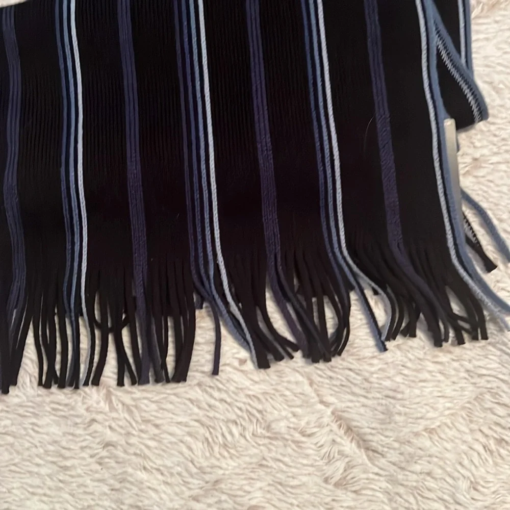 NWT Roundtree and Yorke Striped Scarf